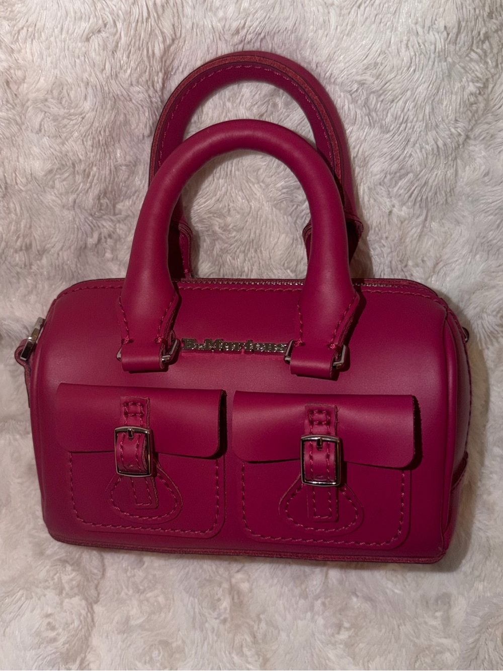 Womenโs Hot Pink Leather Satchel Handbag